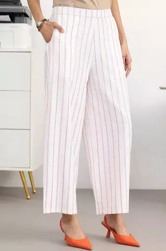 women regular kurta with trousers
