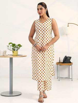 women printed regular kurta with palazzos 2