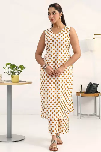 women printed regular kurta with palazzos