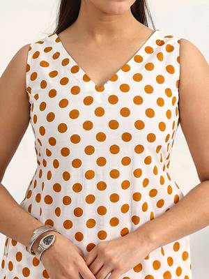 women printed regular kurta with palazzos 3