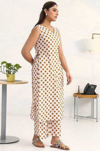 women printed regular kurta with palazzos