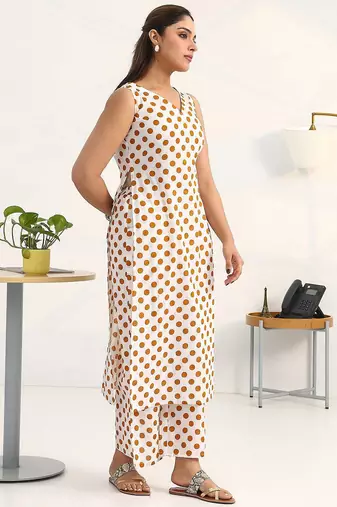 women printed regular kurta with palazzos