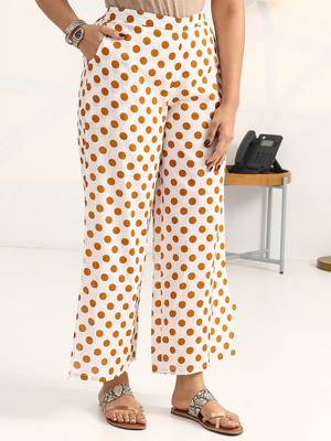 women printed regular kurta with palazzos 6