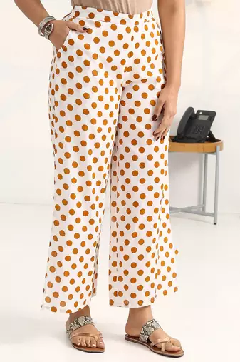 women printed regular kurta with palazzos