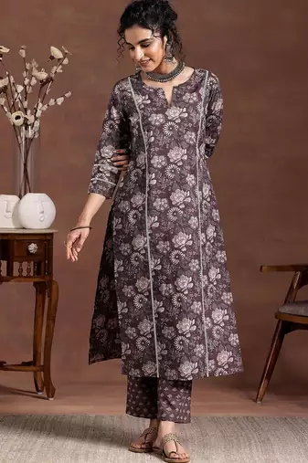 women floral printed regular kurta with trousers