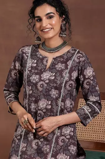 women floral printed regular kurta with trousers