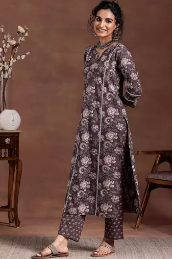 women floral printed regular kurta with trousers
