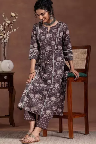 women floral printed regular kurta with trousers