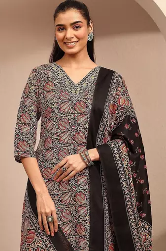 women ethnic motifs printed regular kurta with trousers & with dupatta