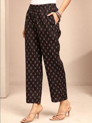 women ethnic motifs printed regular kurta with trousers & with dupatta 7