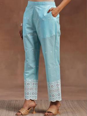 women ethnic motifs embroidered tiered thread work kurta with trousers 5