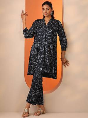 bandhani printed pleated v-neck a-line kurta with trouser & potli 2
