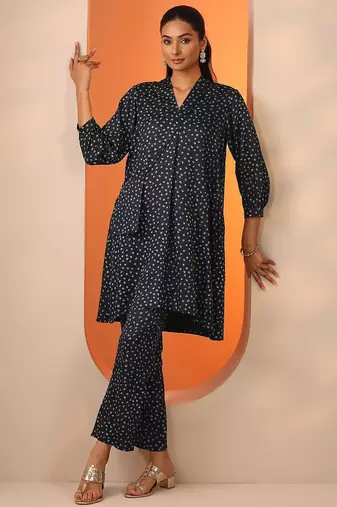 bandhani printed pleated v-neck a-line kurta with trouser & potli