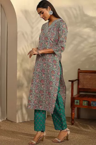 women floral printed regular kurta with trousers & with dupatta