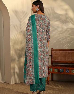 women floral printed regular kurta with trousers & with dupatta 4