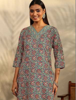 women floral printed regular kurta with trousers & with dupatta 5