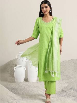 women ethnic motifs printed thread work kurta with trousers & dupatta 1