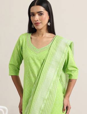 women ethnic motifs printed thread work kurta with trousers & dupatta 2