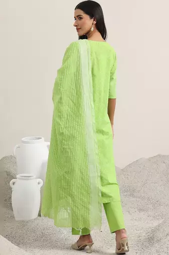 women ethnic motifs printed thread work kurta with trousers & dupatta