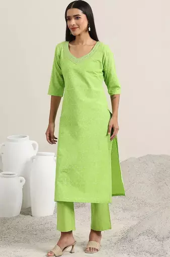 women ethnic motifs printed thread work kurta with trousers & dupatta