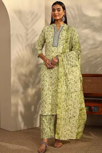 women ethnic motifs printed regular kurta with trousers & with dupatta