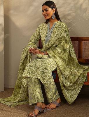 women ethnic motifs printed regular kurta with trousers & with dupatta 3