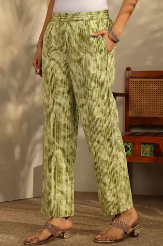 women ethnic motifs printed regular kurta with trousers & with dupatta