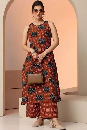 women ethnic motifs printed regular cotton blend kurta with palazzos
