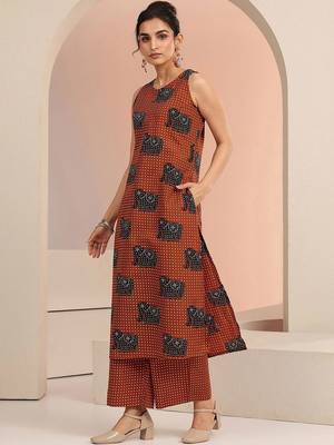 women ethnic motifs printed regular cotton blend kurta with palazzos 2