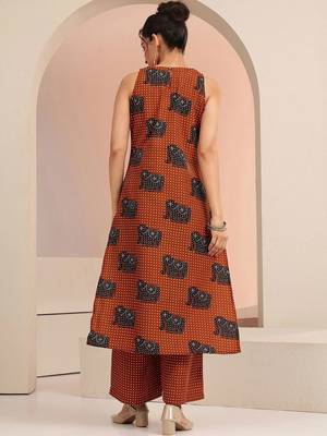 women ethnic motifs printed regular cotton blend kurta with palazzos 3