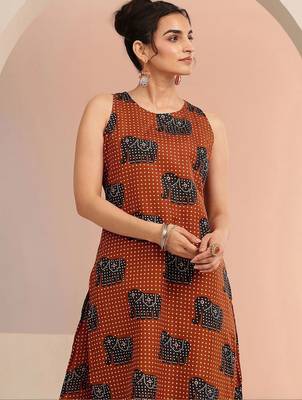 women ethnic motifs printed regular cotton blend kurta with palazzos 4