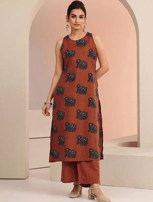 women ethnic motifs printed regular cotton blend kurta with palazzos 5