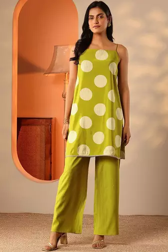 women geometric printed a-line kurta with palazzos
