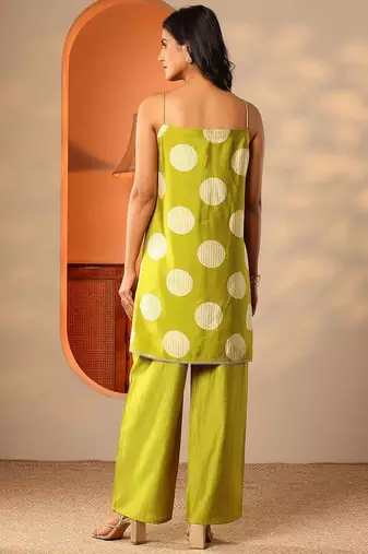women geometric printed a-line kurta with palazzos