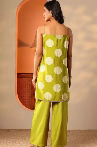 women printed regular kurti with palazzos