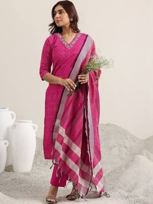 women ethnic motifs printed regular thread work kurta with trousers & with dupatta 1