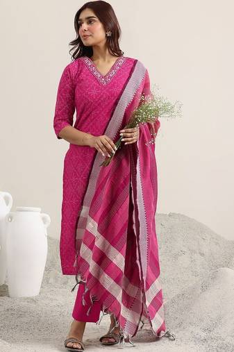 women ethnic motifs printed regular thread work kurta with trousers & with dupatta