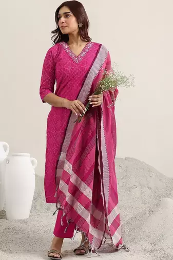 women ethnic motifs printed regular thread work kurta with trousers & with dupatta
