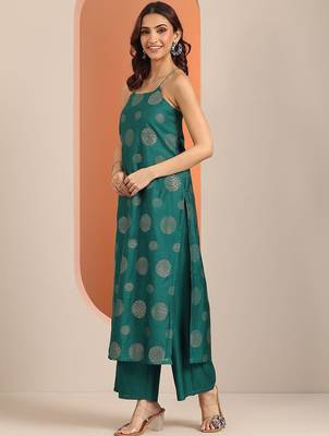 women geometric printed kurta with trousers 3
