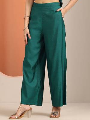women geometric printed kurta with trousers 6