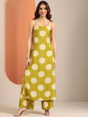 women geometric printed shoulder straps kurta with palazzos 2