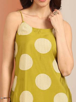 women geometric printed shoulder straps kurta with palazzos 3