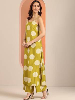 women geometric printed shoulder straps kurta with palazzos 4