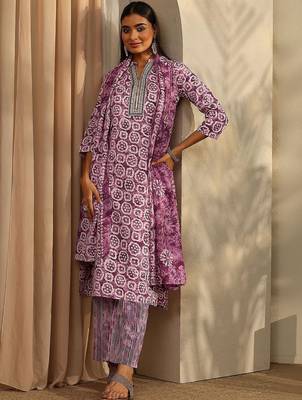 women ethnic motifs printed regular thread work kurta with trousers & with dupatta 1