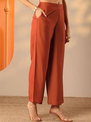 women printed regular top with trousers 3