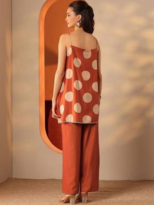 women printed regular top with trousers 4