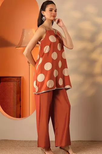 women printed regular top with trousers