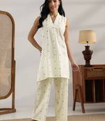 women ethnic motifs printed regular kurti with trousers