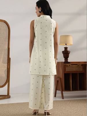 women ethnic motifs printed regular kurti with trousers 4