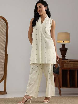 women ethnic motifs printed regular kurti with trousers 6